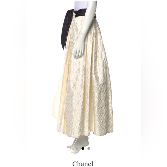 Chanel silk skirt - Picture 8 of 9